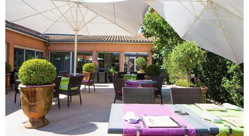 Hotel Le Carré D'Alethius Charmes-sur-Rhone Exterior foto